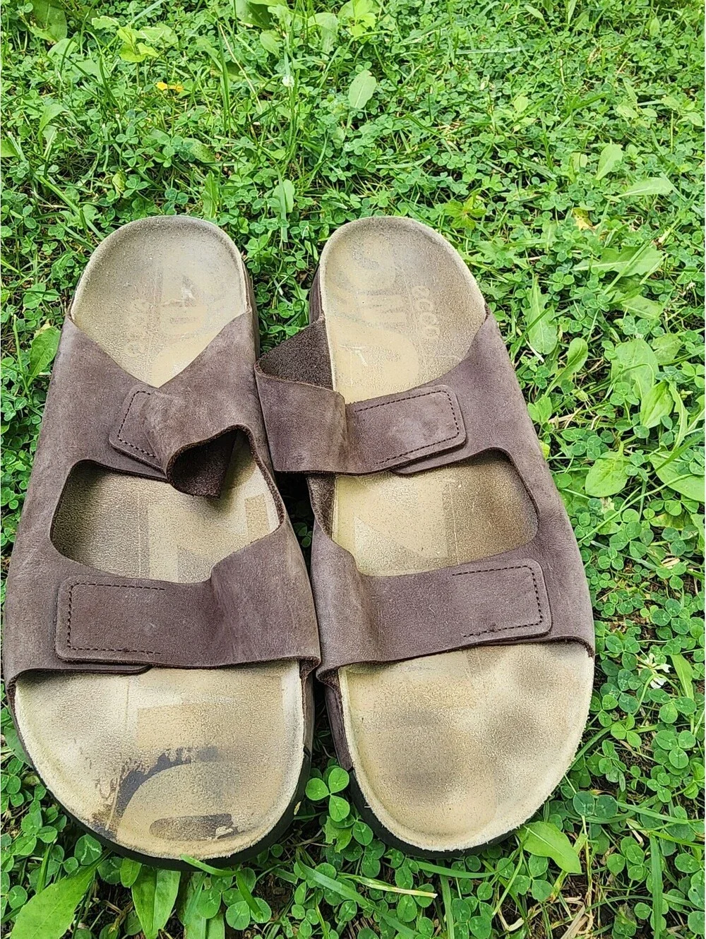 Size 13-13.5 ECCO Men's 2nd Cozmo Two Band Slide